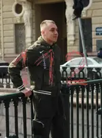 Мужчину облили кипятком и зверски убили в Питере из-за 30 тысяч рублей.webp