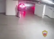 В центре Москвы сотрудники автомойки угнали Porsche клиента и попали в аварию.webp