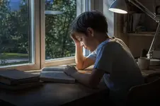 Ученые нашли свет, который останавливает близорукость.webp
