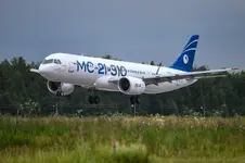 Первый серийный российский самолет МС-21-310 поднялся в небо.webp